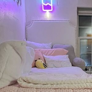 COPY - Dormify Headboard with charging